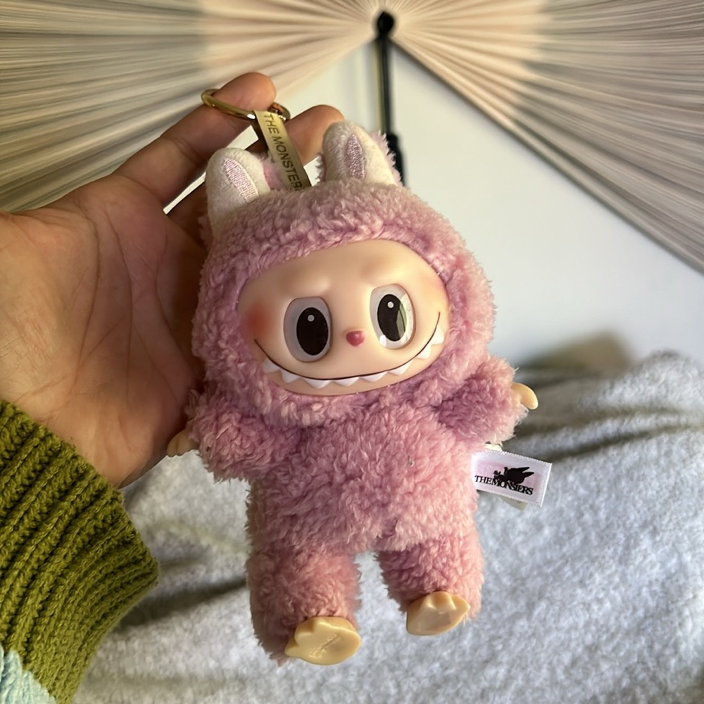 Labubu key chain pink lychee